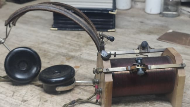radio de galena, el modelo más antiguo de la colección de Julián Cordero