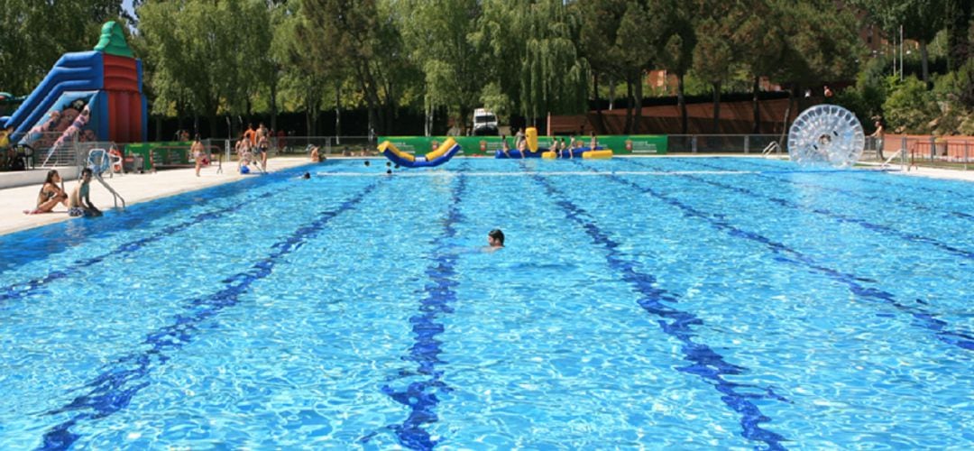 Piscina de verano