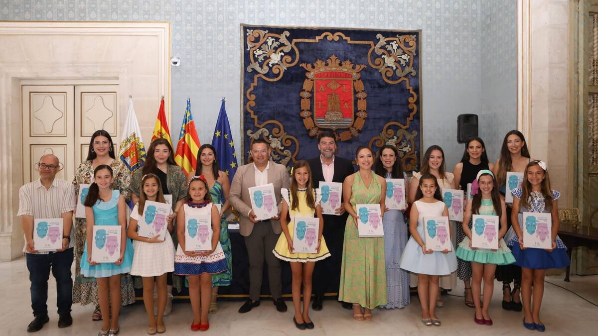 Alicante se prepara para unas Hogueras de récord