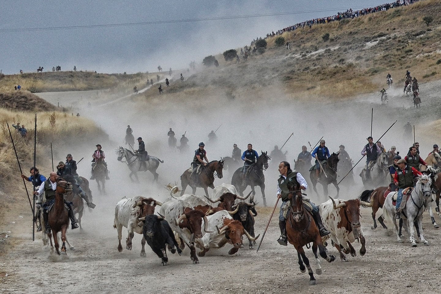 Segundo premio fotográfico que muestra la bajada de El Embudo de Cuéllar realizada por Gemma Sebastián