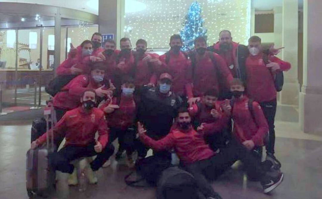 La expedición eldense celebró la victoria en tierras baleares