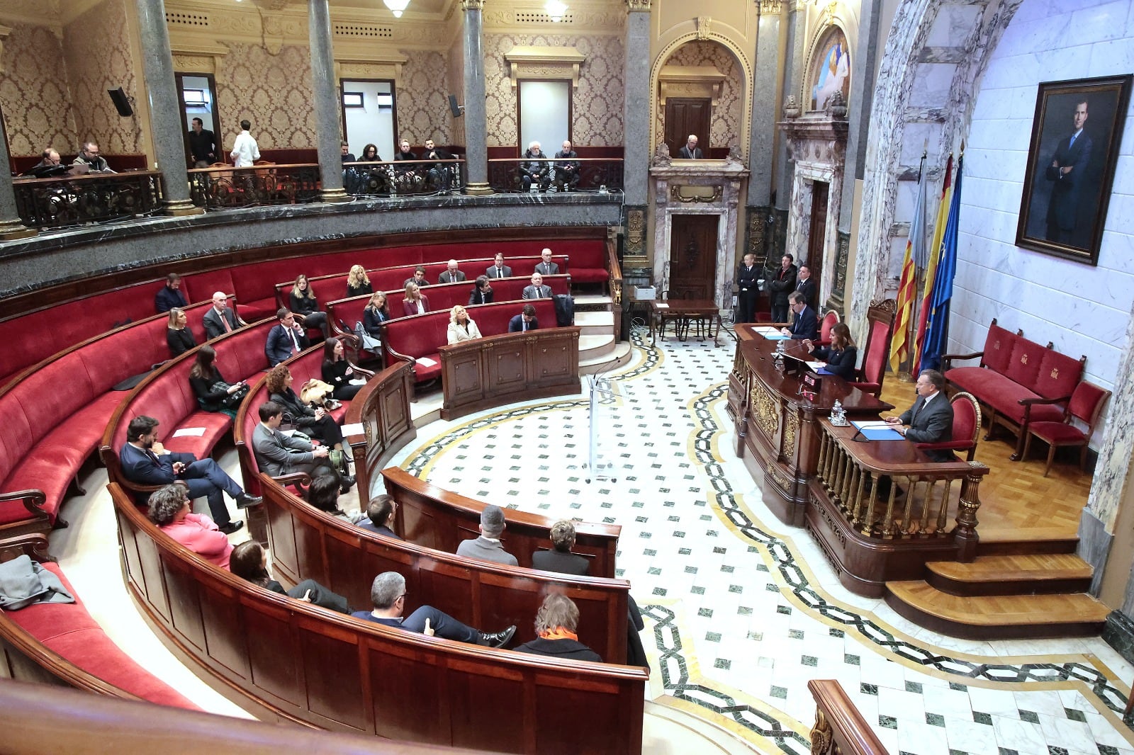 Pleno del Ayuntamiento de València en recuerdo del exalcalde Ricard Pérez Casado fallecido esta semana