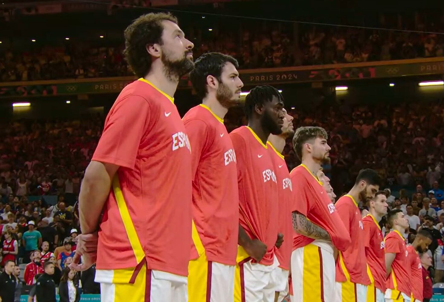 España es juga el seu futur davant de Canadà.