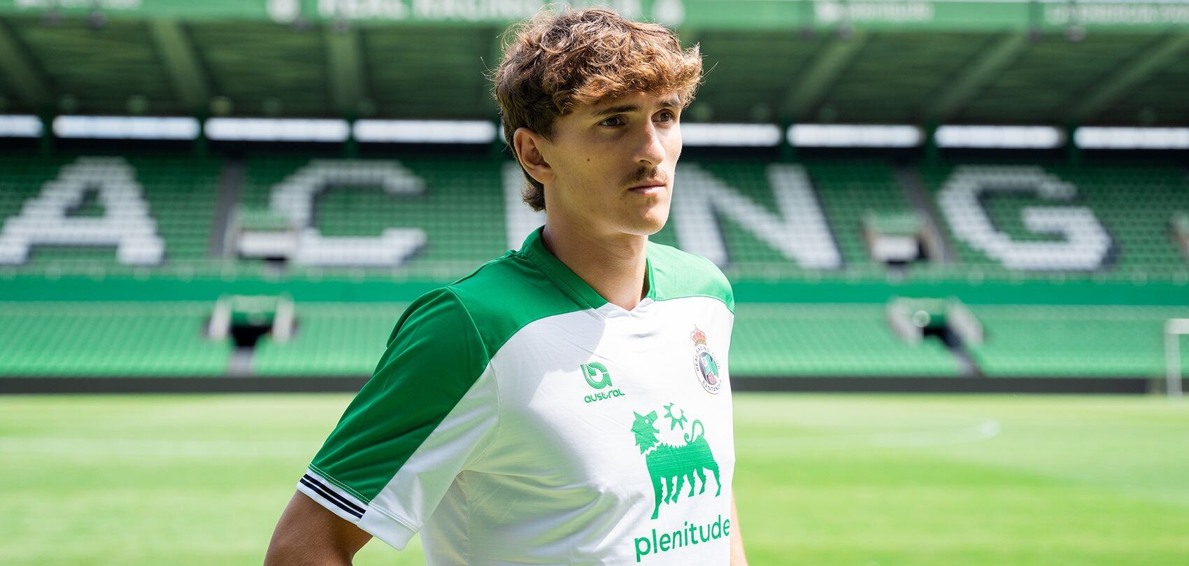 Pablo Rodríguez en su presentación como jugador del Racing, ahora tendrá que volver a la discplina del Lecce