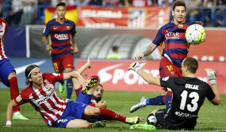 Lionel Messi bate a Oblak en el Atlético 1 - Barcelona 2.