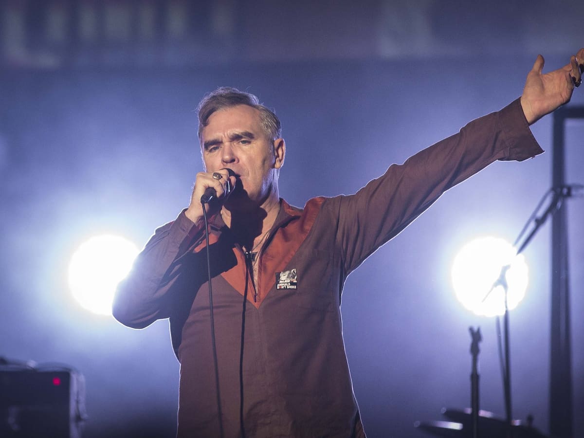 Las Fallas dejan a Morrissey en un "estado catatónico" y suspende su concierto en València