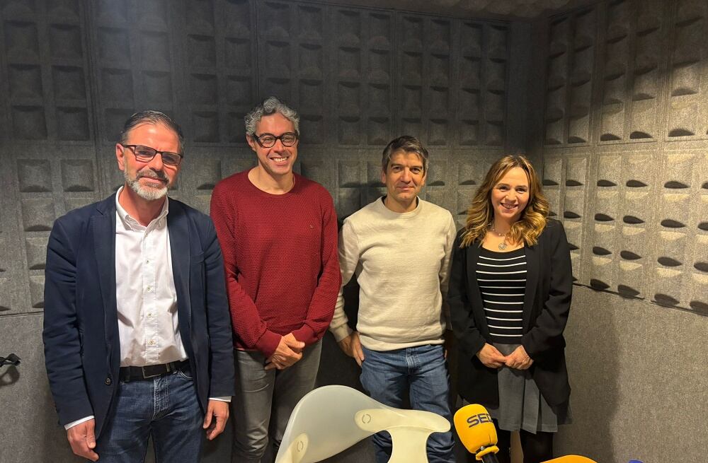 Ángel Mato, Iván Rivas, Jorge Suárez y Pamen Pieltain en el estudio de Radio Ferrol