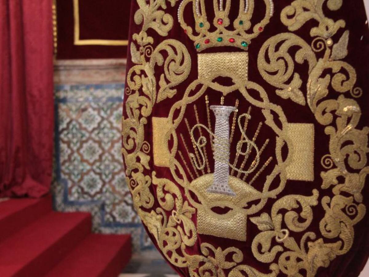 La Hermandad de la Aurora, denunciada a pagar más de 3000 euros por la cera