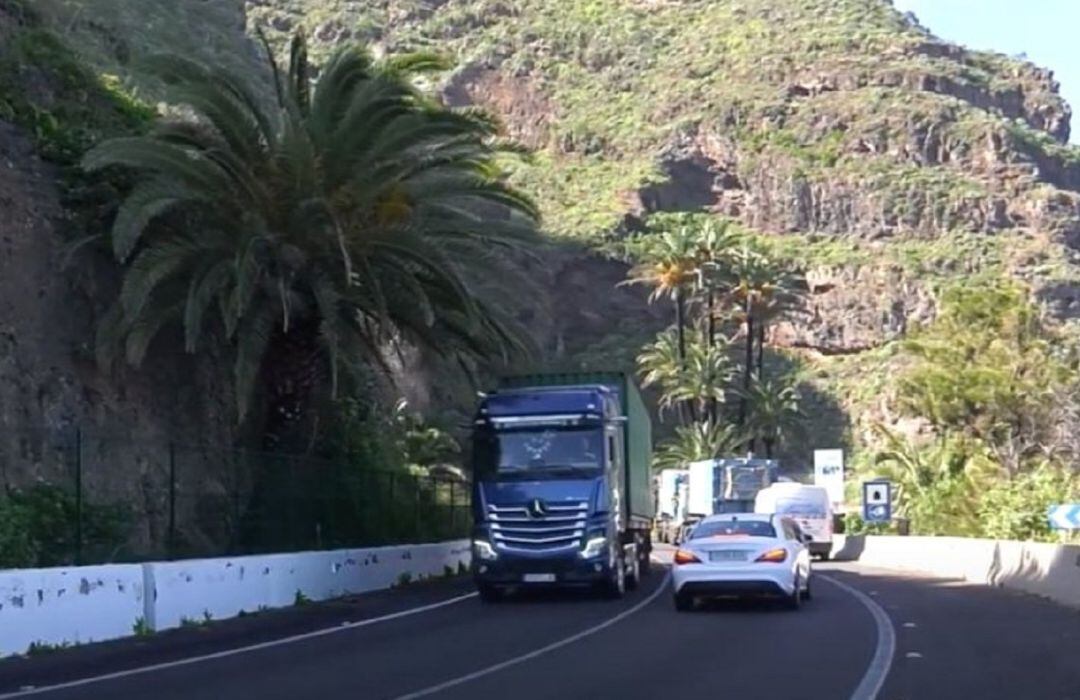 Reabren al tráfico la TF-5 tras los trabajos de aseguramiento del talud