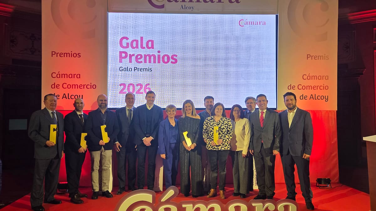 La Cámara de Comercio de Alcoy entrega los premios de su quinta gala en el marco del Salón Rotonda del Círculo Industrial