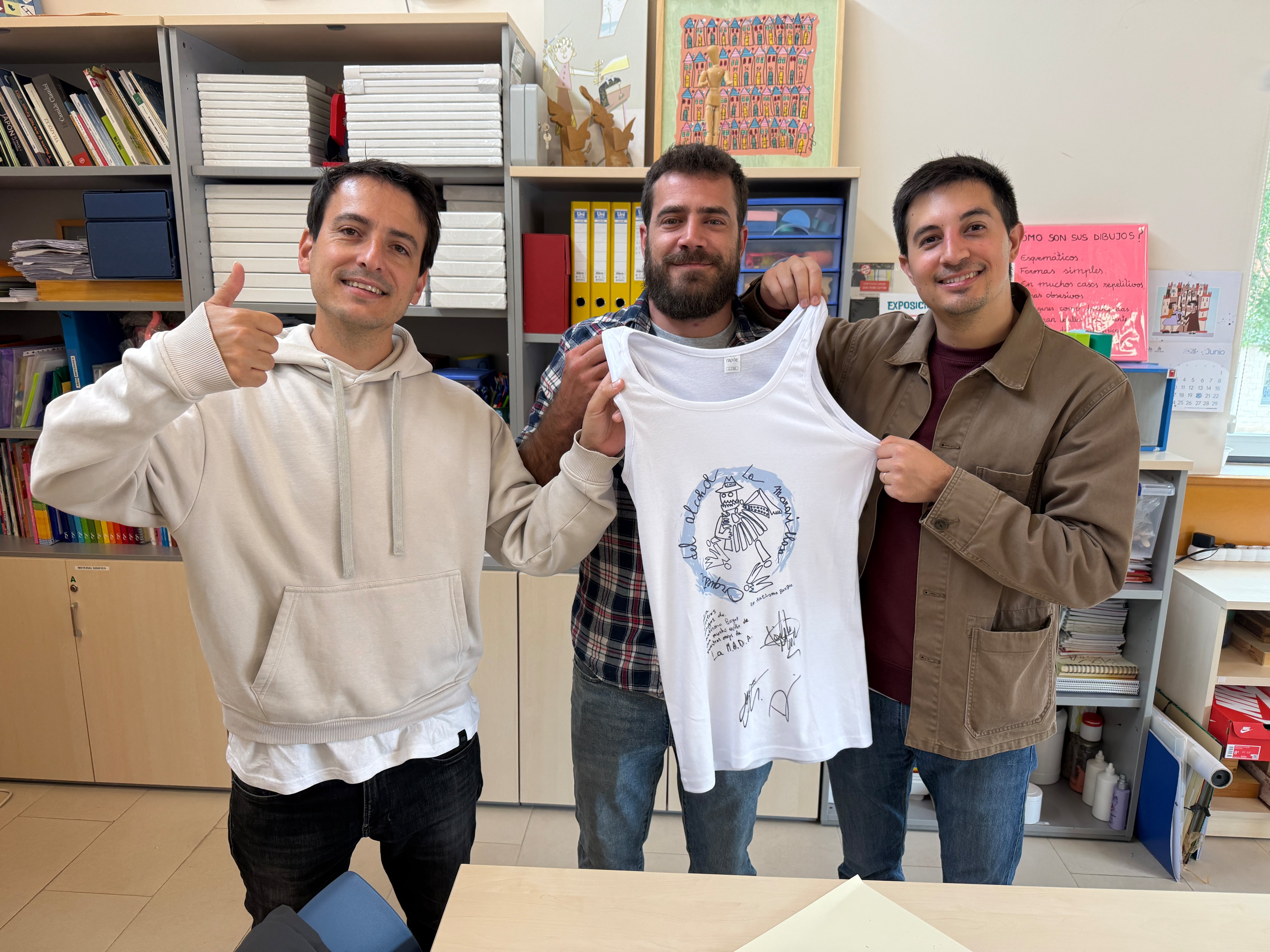 La M.O.D.A. lanza una colección solidaria de camisetas y artesanía con Autismo Burgos