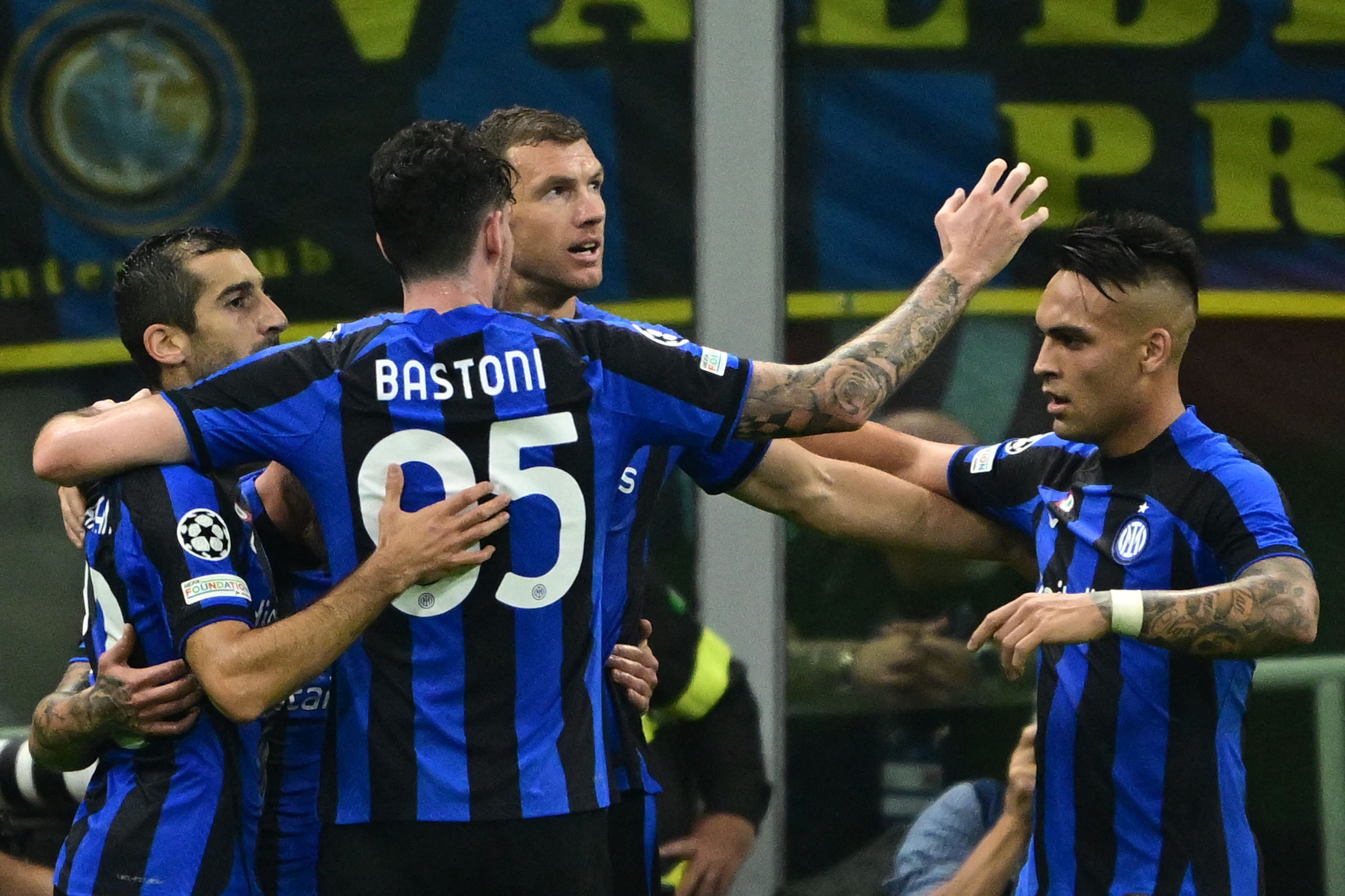 El Inter de Milan celebra el segundo gol al Viktoria Plzen. (Photo by MIGUEL MEDINA / AFP) (Photo by MIGUEL MEDINA/AFP via Getty Images)