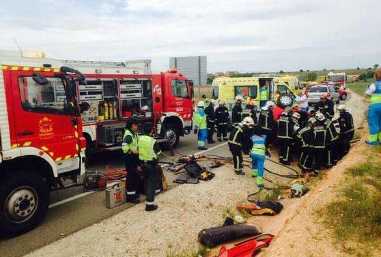 Los servicios de emergencias en el lugar del siniestro