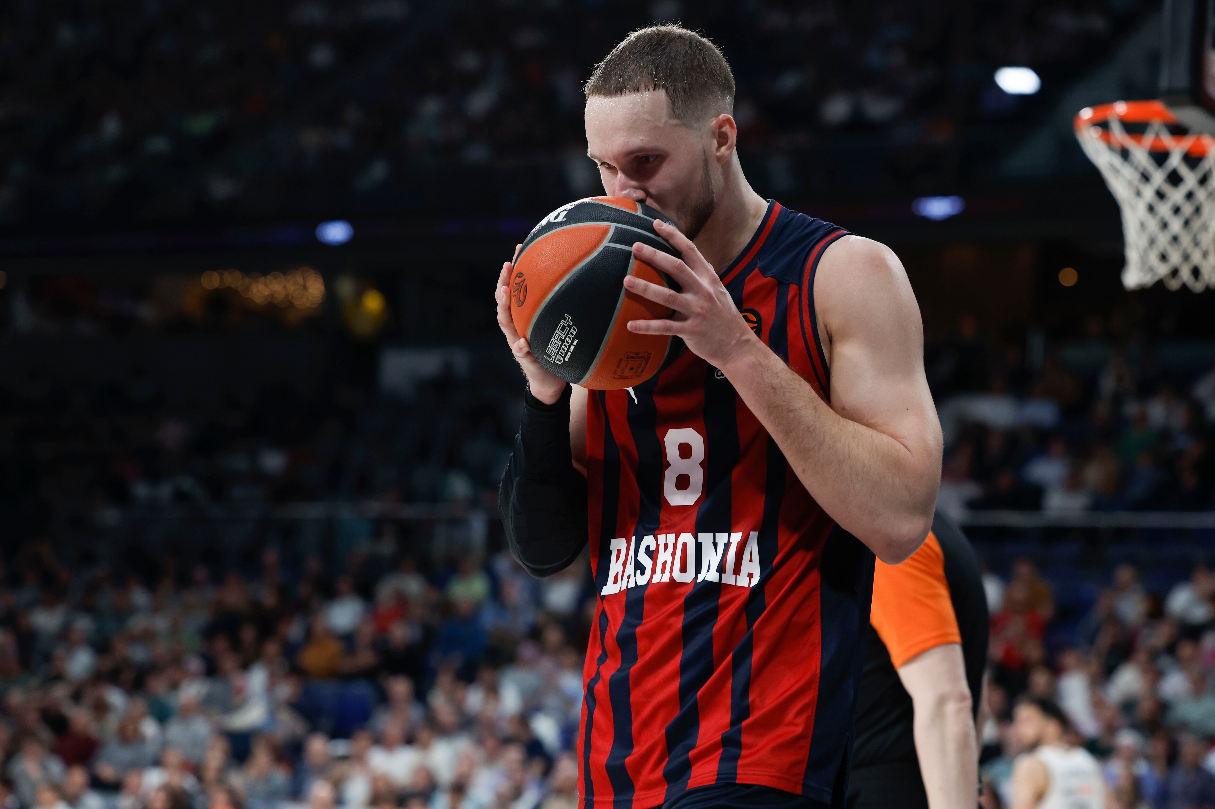 Victoria del Baskonia en Italia.