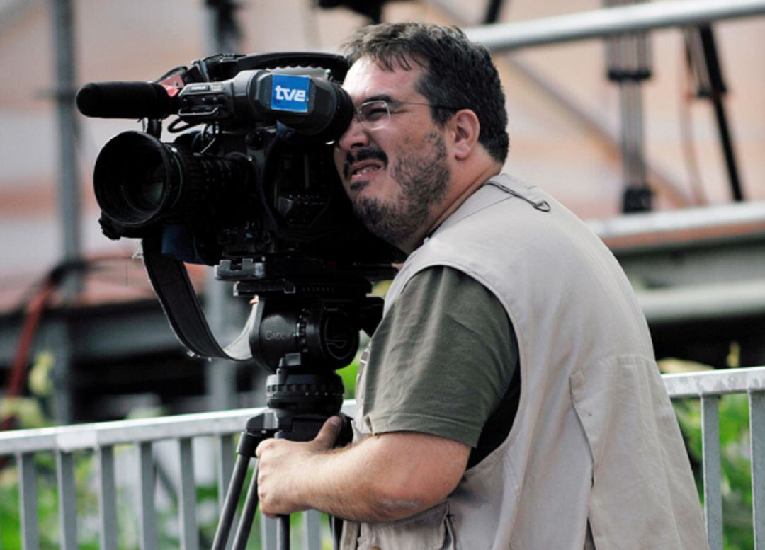 Pablo Fierro trabajando para TVE