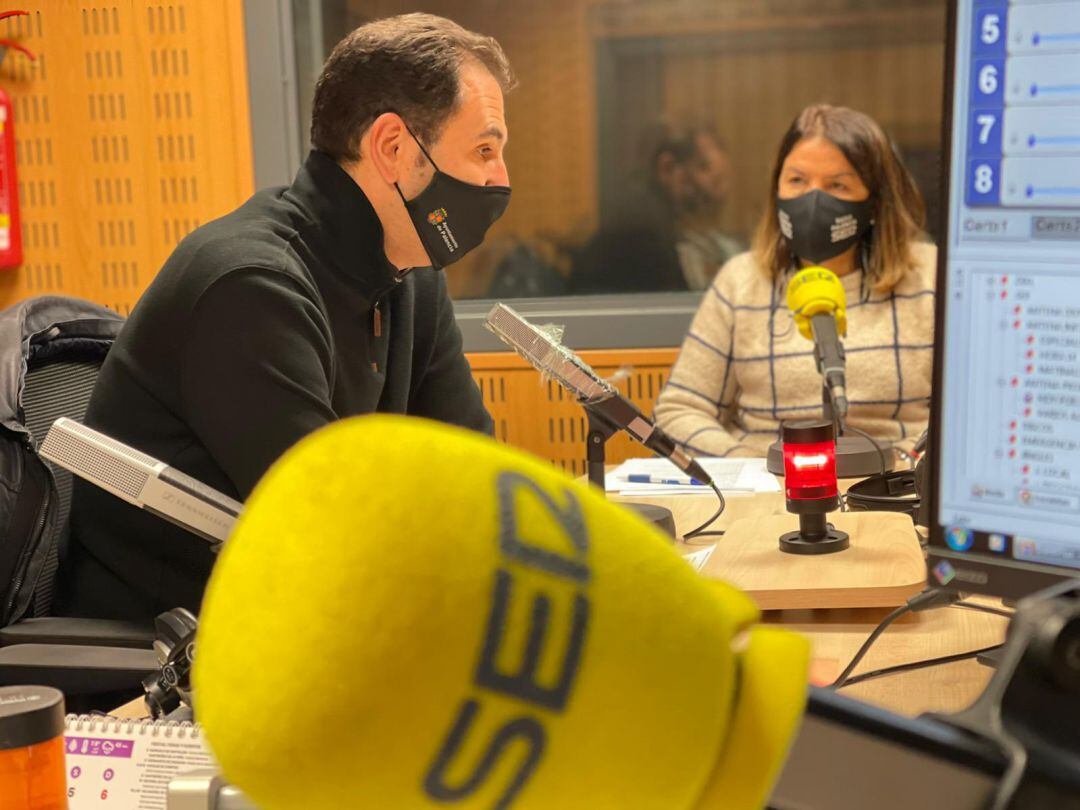 Mario Simón en los estudios de Radio Palencia