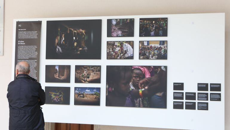 Exposición de fotografías en el Palacio de Santa Cruz