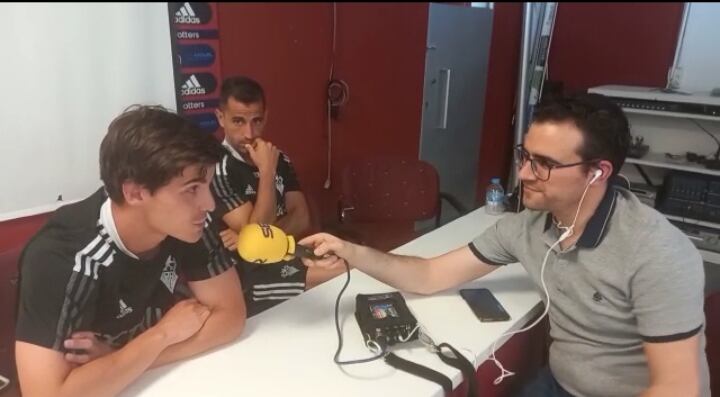 Riki Rodríguez durante la entrevista con Juanma Sevilla