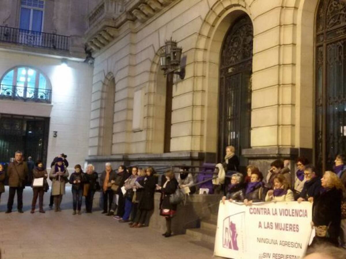 Reúnen firmas para pedir el cese de Gustavo Alcalde