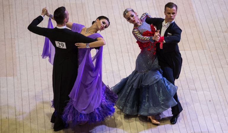 La Gala de Bailes de Salón en beneficio de Cruz Roja viene celebrandose desde hace 14 años.