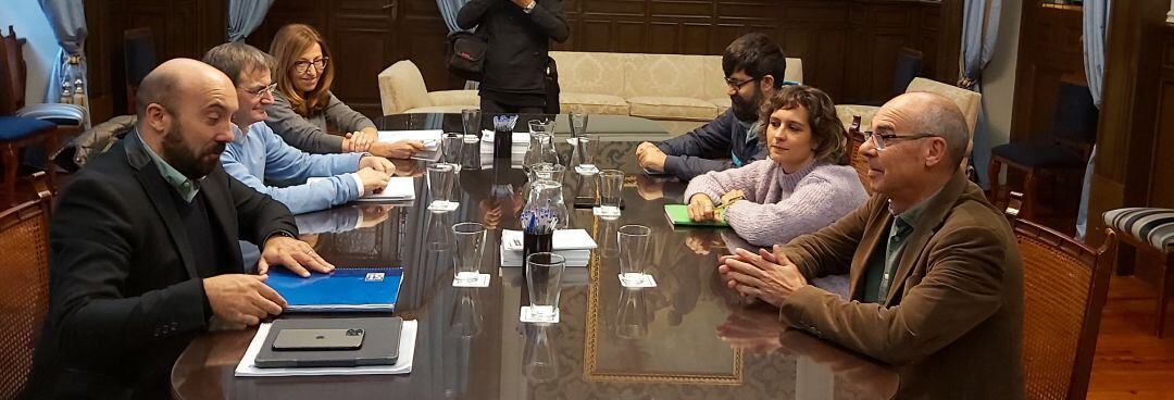 El PSOE y el BNG se reúnen en el Concello de A Coruña