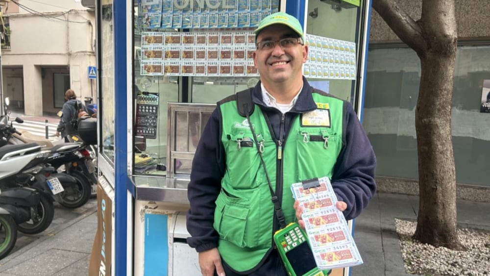 Vendedor de la calle Ojo del Muelle en Algeciras