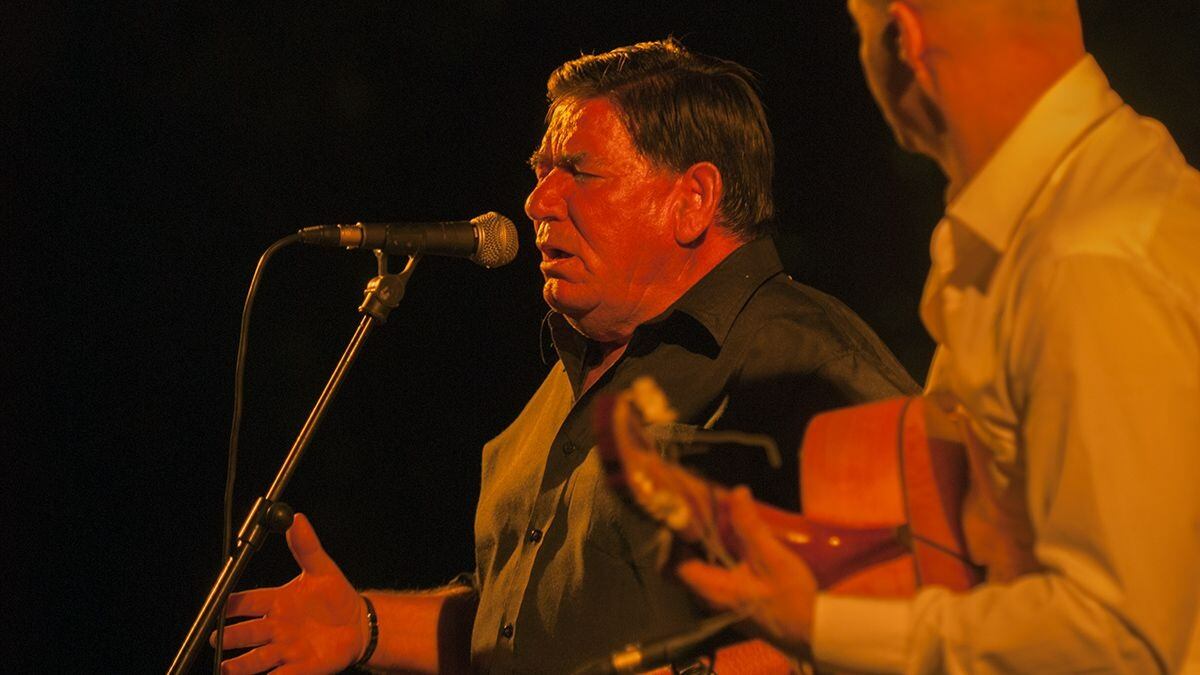 El cantaor flamenco Manuel Espejo &#039;Churumbaque&#039;, durante una actuación, retratado por Tony Blanco