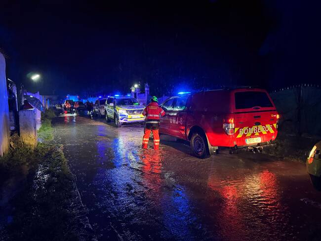 Dispositivo de vigilancia en la calle Tórtola en Guadalvalle