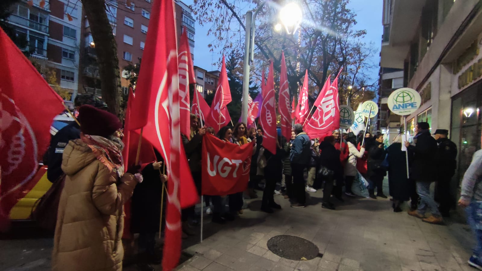 Concentración ante la sede de Muface en Palencia