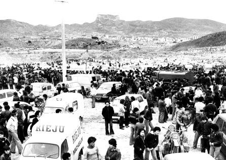 MIles de personas en La Melva