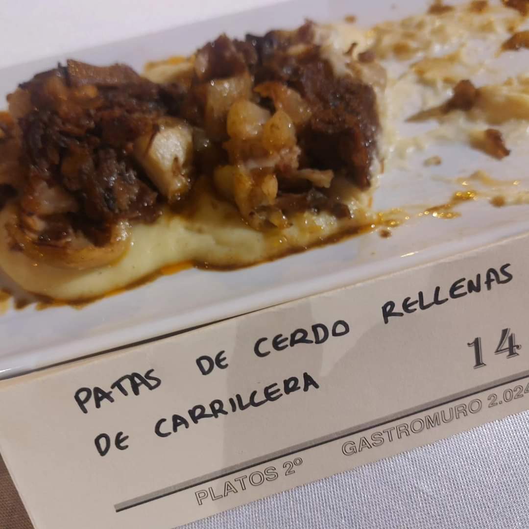 Patas de cerdo rellenas de carrillera. Foto: Barrio del Entremuro