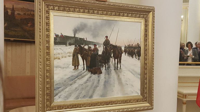 La nueva obra pictórica de Augusto Ferrer-Dalmau presentada en la embajada rusa en Madrid, con la presencia del embajador Yuri Korchagin y el escritor y  académico Arturo Pérez-Reverte