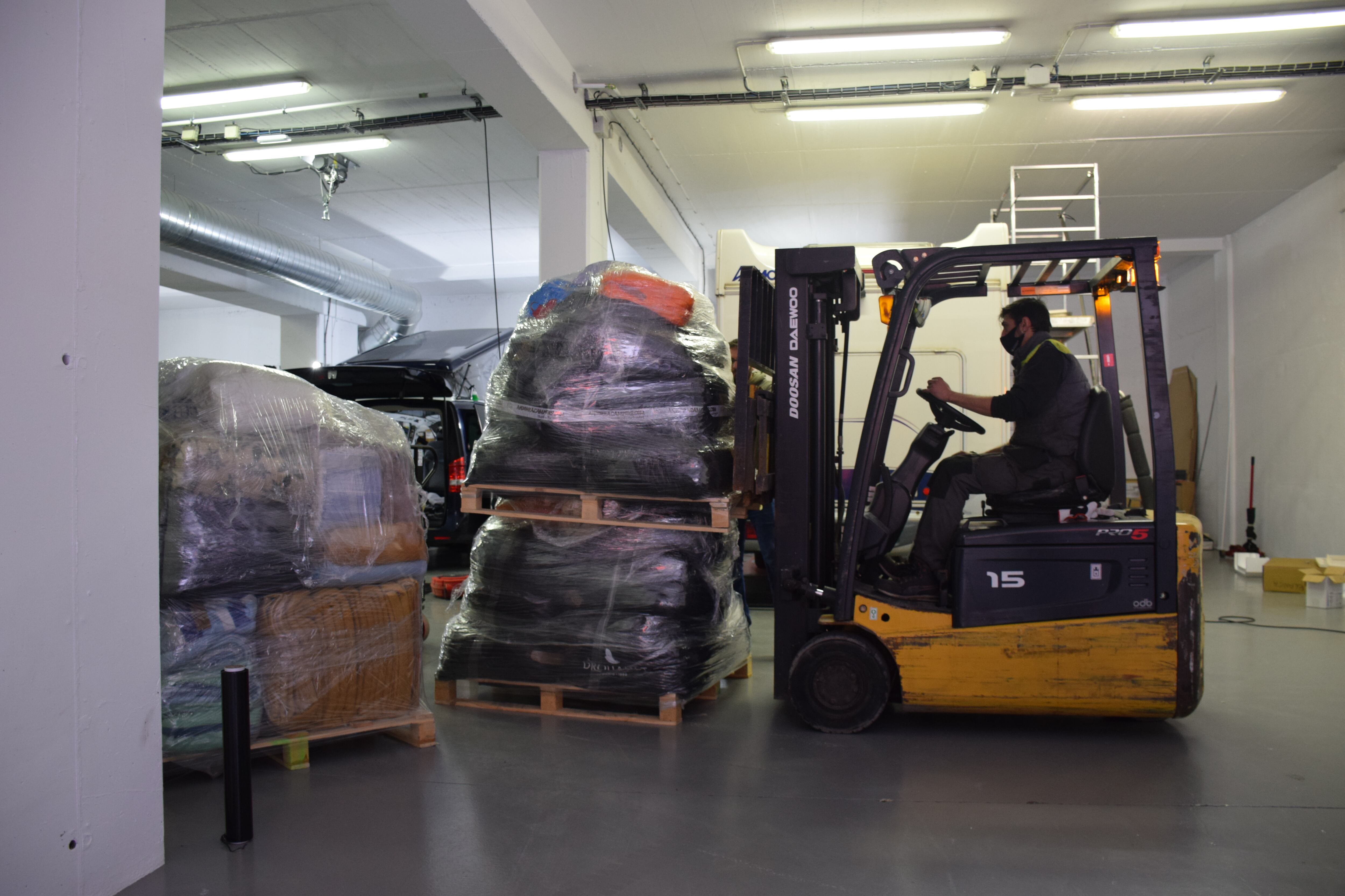 El procés per carregar el tràiler.