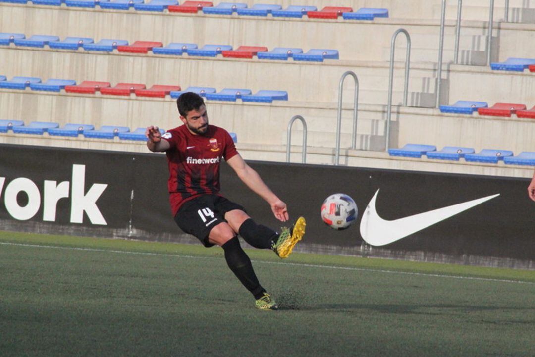 Mario Ucles también sale del Eldense