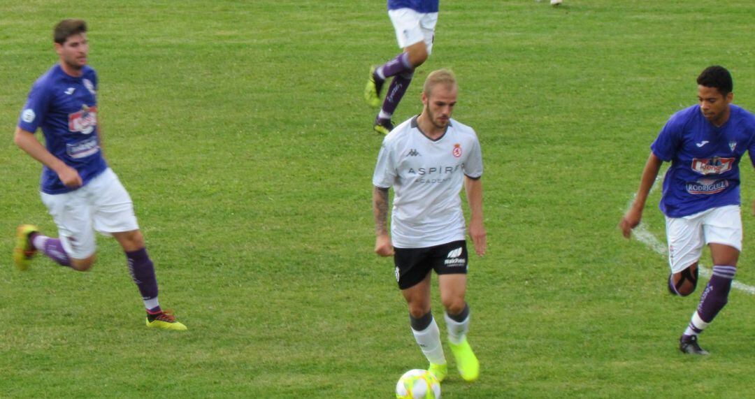 A Sergio Benito solo le faltó el gol para redondear una gran actuación en La Llanera