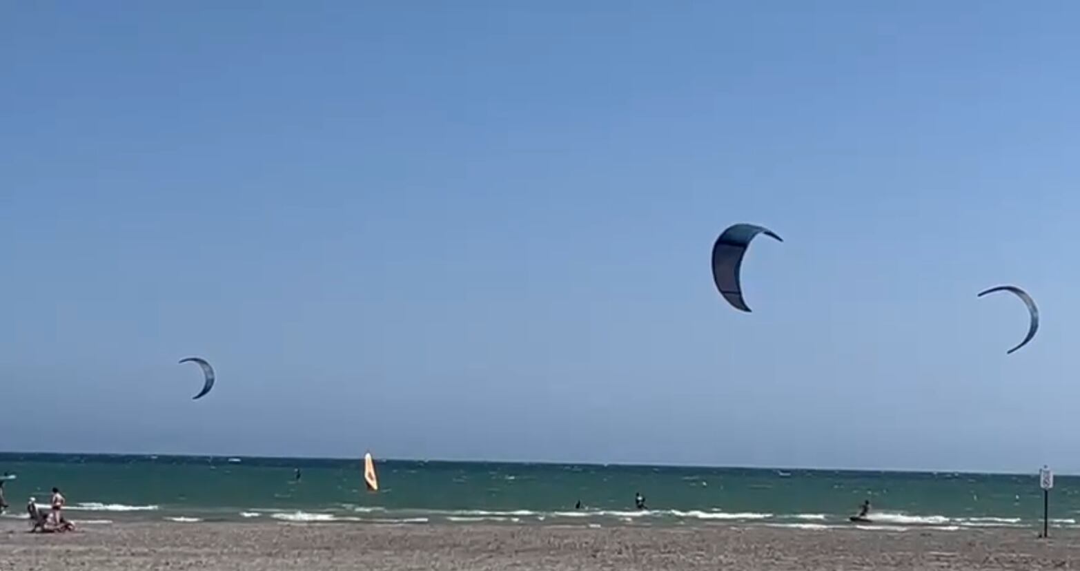 Kitesurf en la playa del Tamarit