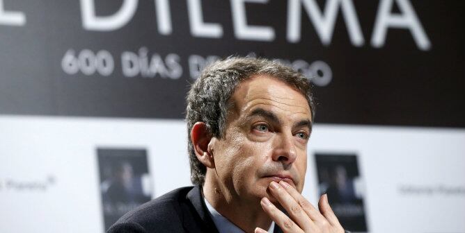 El expresidente del Gobierno José Luis Rodríguez Zapatero, durante la conferencia de prensa que ha ofrecido este martes para presentar su libro &#039;El dilema&#039;