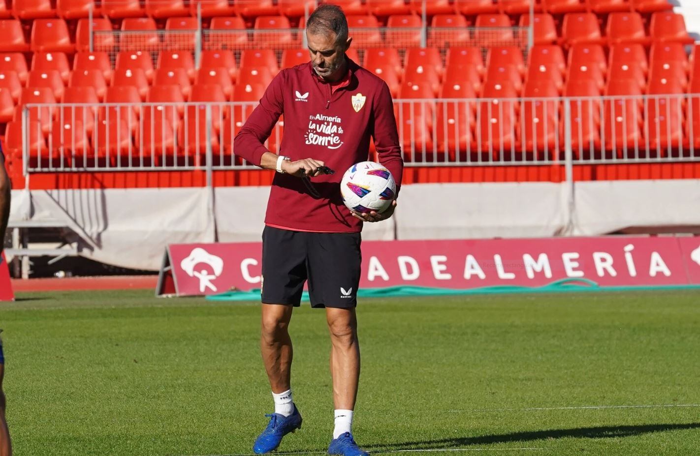 A Garitano se le empieza a pasar el arroz en el Almería.