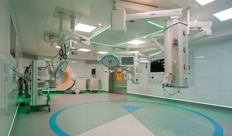 El Clínic estrena un quiròfan d'alta tecnologia que millorarà les intervencions de neurocirurgia de 500 pacients a l'any