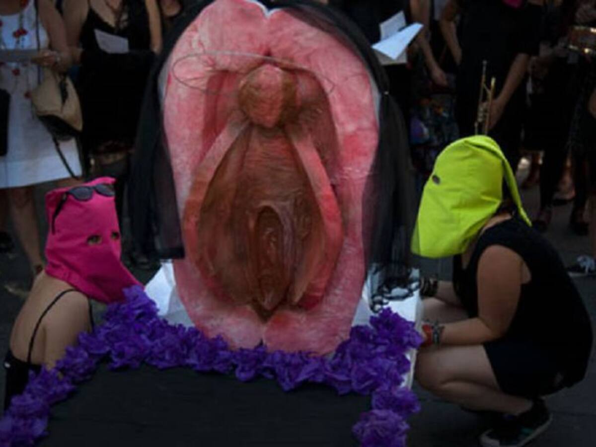 Una jueza pide identificar a las mujeres que sacaron en procesión una vagina