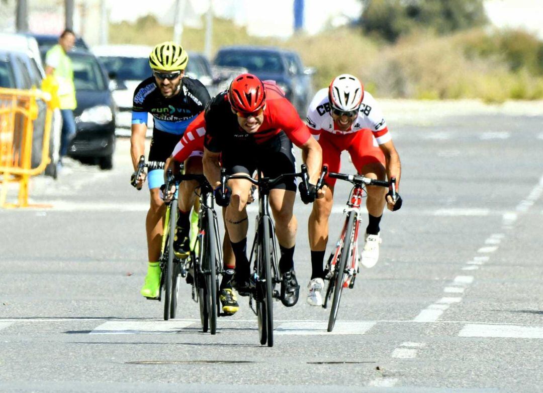 La carrera se decidía en los metros finales.