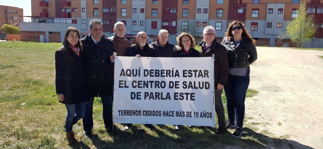 Los socialistas han criticado la inacción del gobierno regional y del Ayuntamiento ante la ausencia del centro de salud en Parla Este