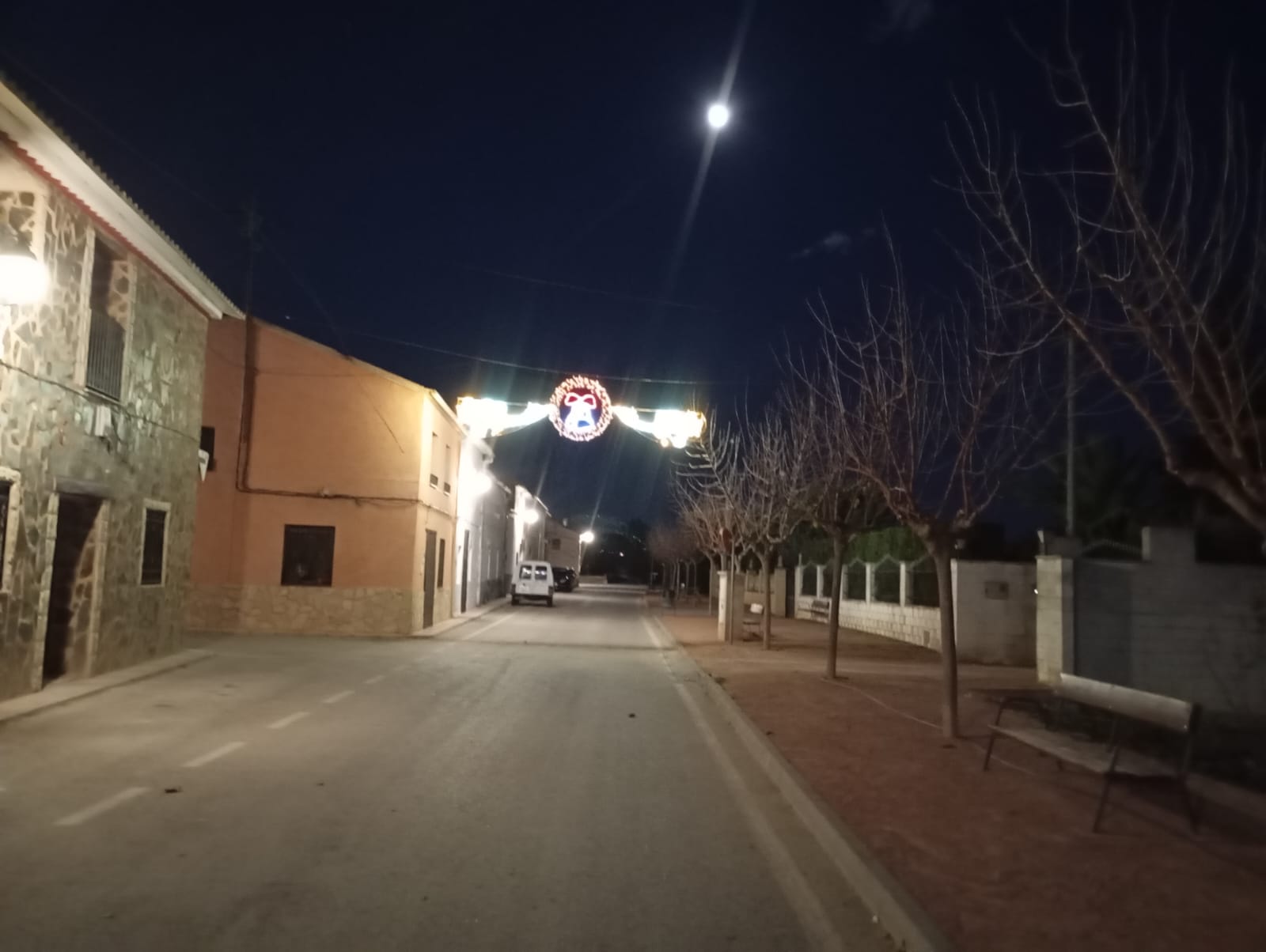 Decoración e iluminación navideña en El Salse