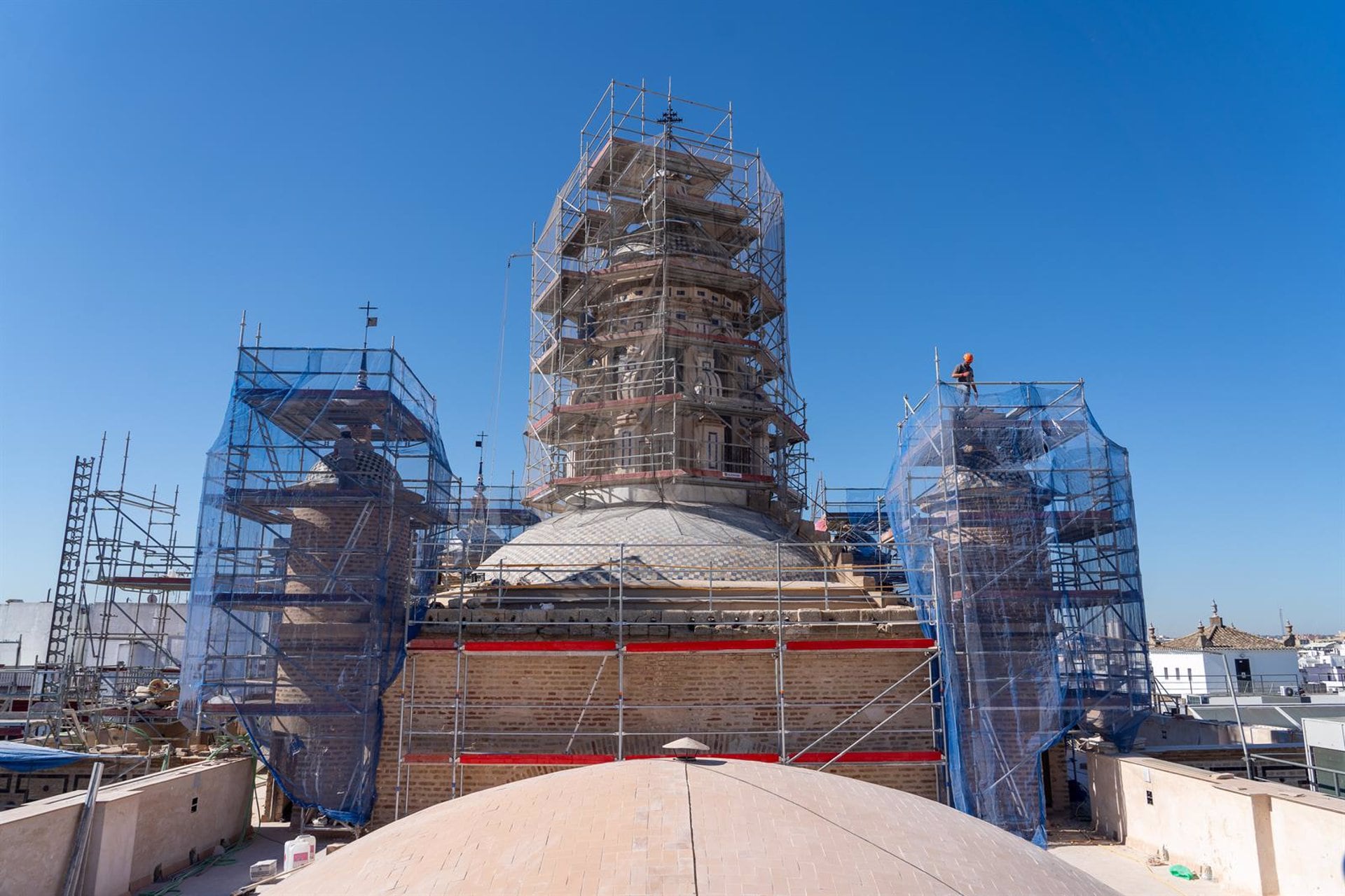 13/07/2023 Imágenes de la restauración de las cubiertas de  la Iglesia de la Anunciación, a 13 de julio de 2023, en Sevilla, (Andalucía, España). Restauración de las cubiertas de la Iglesia de la Anunciación  en la que la Universidad de Sevilla da a conocer las novedades y avances de las obras de restauración.
POLITICA 
Francisco J. Olmo - Europa Press
