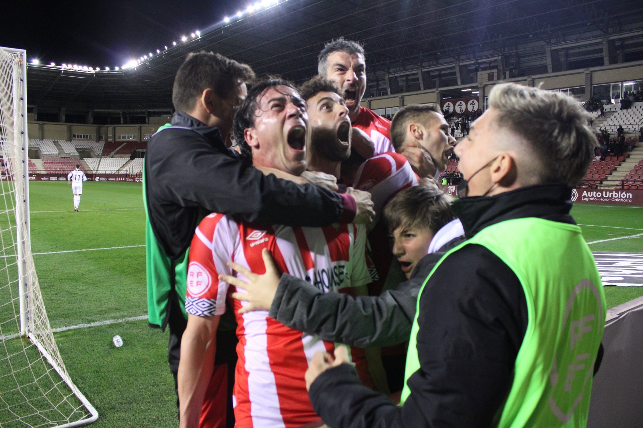Guarrotxena celebra el gol ante el Tudelano. / UDL