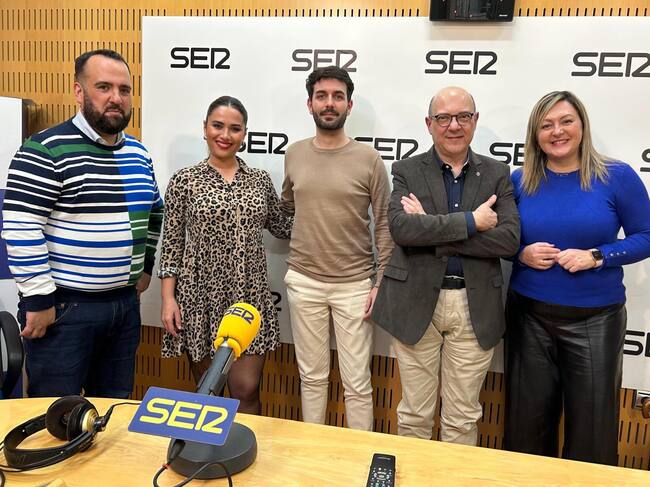 El pregonero de la Semana Santa de Murcia y el presidente de la Cofradía del Santísimo Cristo de la Caridad, Antonio García Romero, participan en Hora Cofrade