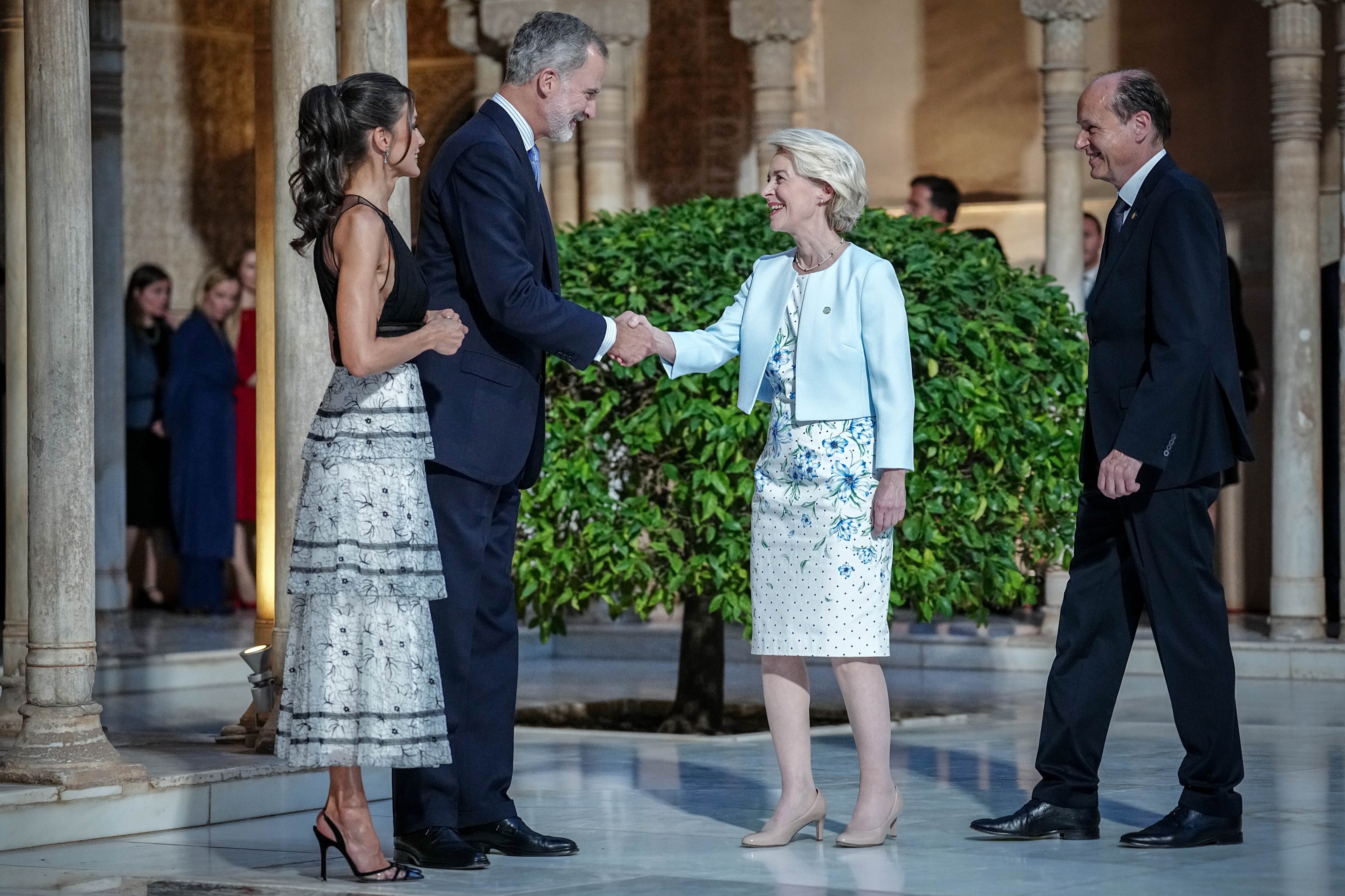 Ursula von der Leyen con su marido Heiko von der Leyen y los reyes. (Photo by Kay Nietfeld/picture alliance via Getty Images)