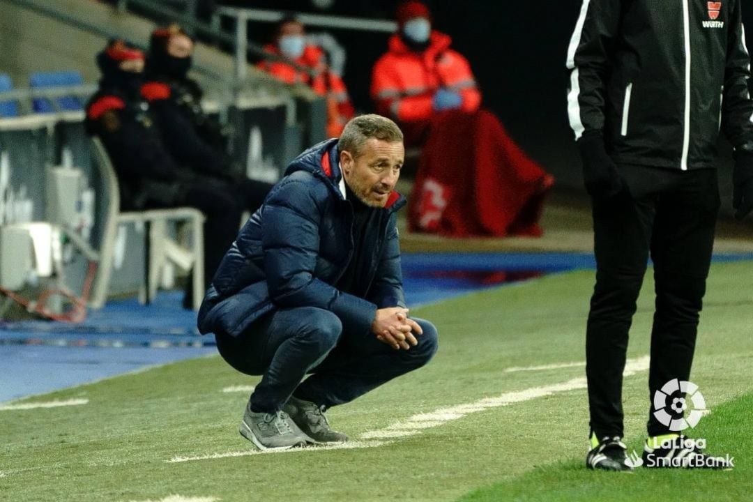 Óscar Cano analiza el partido desde la banda