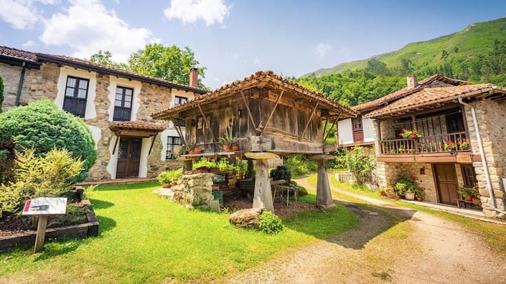 El hórreo asturiano se blinda como símbolo universal de identidad cultural