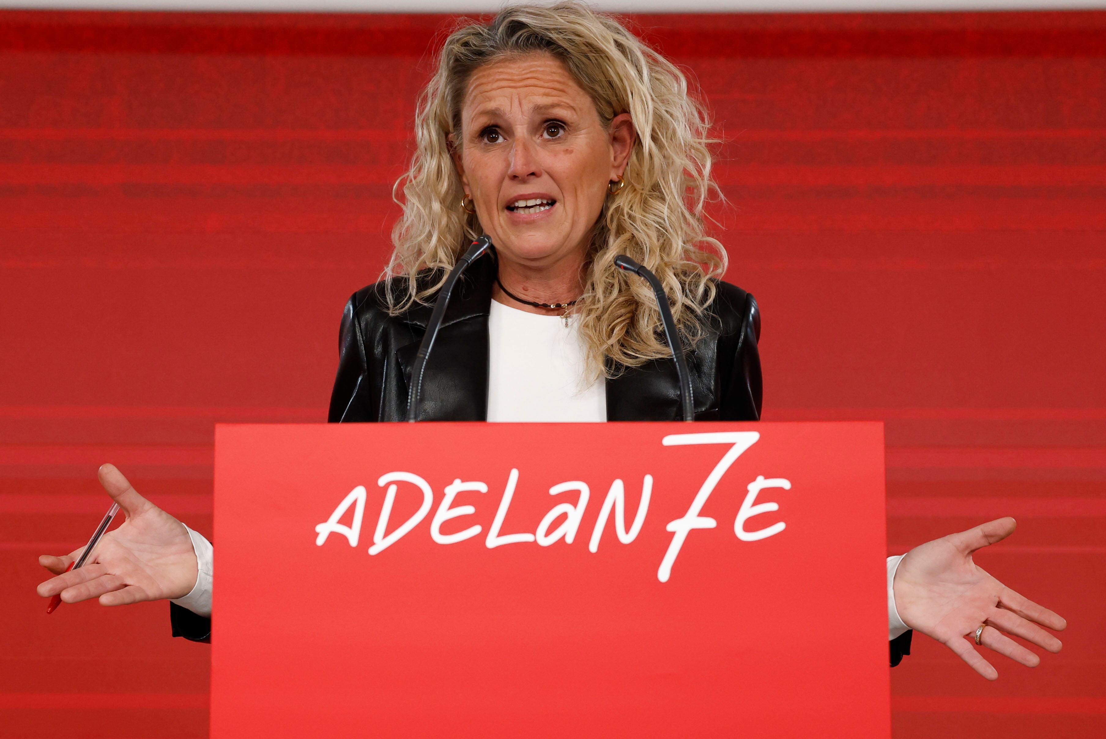 La portavoz del Comité Ejecutivo Federal del PSOE, Montse Mínguez durante una rueda de prensa.